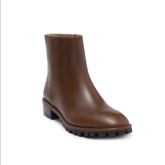 Stuart Weitzman | Maelie Lug Sole Bootie - Picture 4 of 10